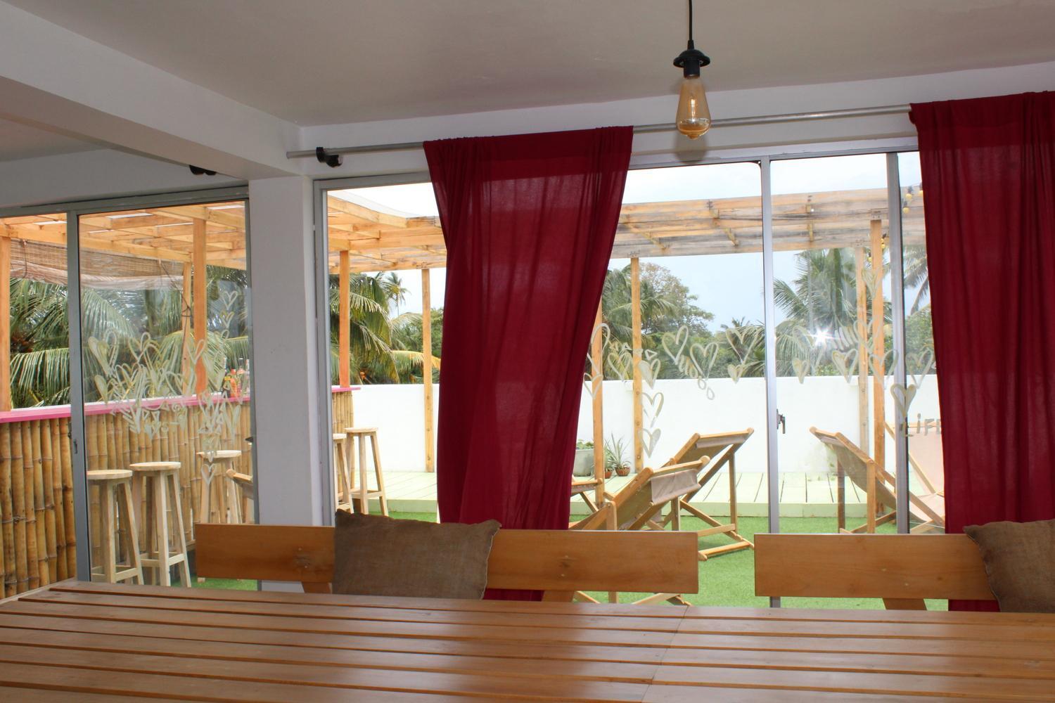 Sun & Moon Hostel Mirissa Zewnętrze zdjęcie